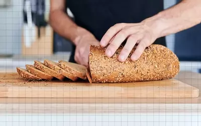 The Ultimate Guide to Selecting Healthy Bread: Expert Tips from Dietitians