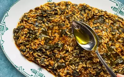 Crafting the Perfect Greek Spanakorizo: A Culinary Journey
