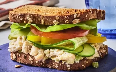 Crafting the Perfect Cucumber & White Bean Sandwich: A Quick and Healthy Lunch Guide