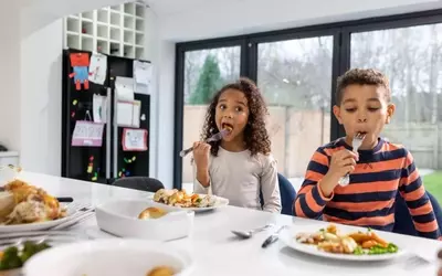 The Benefits of Serving Early Dinners for Families
