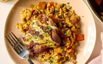 Golden Chicken & Rice Skillet: A Quick & Healthy Casserole