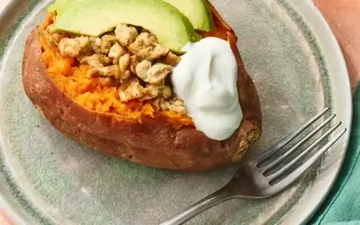 Stuffed Sweet Potatoes with Ground Turkey & Avocado: A Healthy & Flavorful Meal