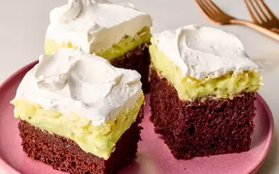 Delightful Italian Pistachio Cake