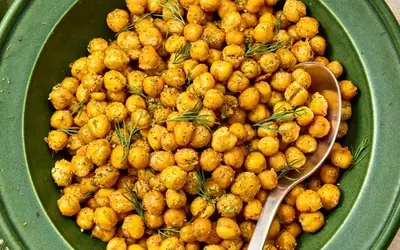 Crispy Dill Pickle Chickpeas: A Healthy and Flavorful Snack