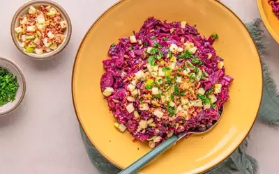 Flavorful Braised Red Cabbage with Apples and Bacon: A Culinary Exploration