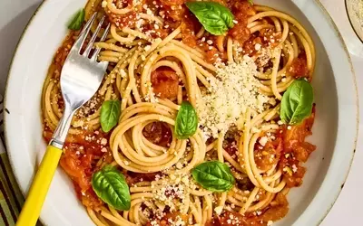 Quick and Healthy Tomato Pasta: A Weeknight Delight