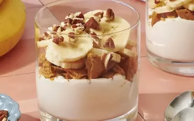 Delightful Gingersnap Banana Frozen Yogurt Parfaits