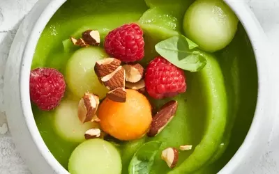 Refreshing Honeydew Smoothie Bowl: A Quick and Healthy Start to Your Day