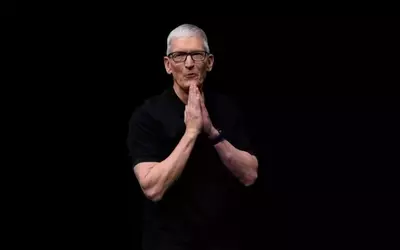 Tim Cook to Conclude Tenure as Apple CEO, John Ternus Named Successor Amid AI Transition