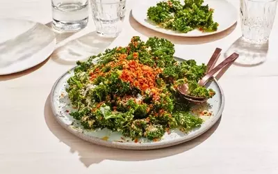 The Art of Massaging Kale for Enhanced Flavor