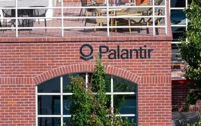 Palantir's Growth Trajectory: Government Dependence and Commercial Challenges