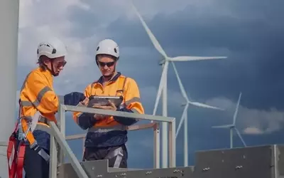 European Wind Energy Sector Adapts to Challenges with Innovation