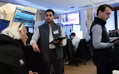 Global Markets Rebound Amidst Oil Price Stabilization and Tech Earnings Surge