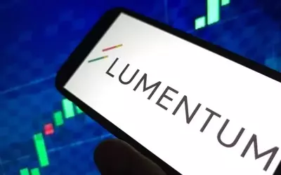 Lumentum Shares Fall Despite Strong Q3 Performance and Optimistic Analyst Outlook