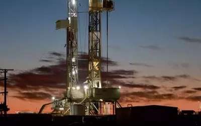 Oil Giants Maintain Production Stability Amid Soaring Prices