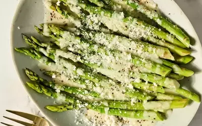 Cacio e Pepe Asparagus: A Flavorful and Healthy Side Dish