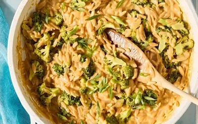 Quick and Healthy Broccoli-Cheddar Orzo