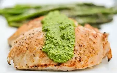 Elevating Grilled Chicken: Arugula Pesto with a Peppery Twist
