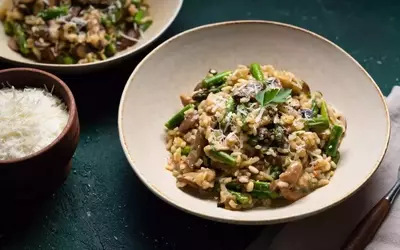 Crafting the Ultimate Mushroom and Asparagus Risotto