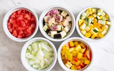 Efficient Weeknight Cooking: The Chef's Approach to Ingredient Preparation