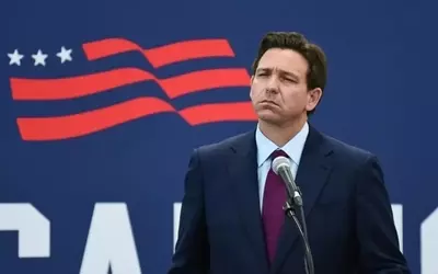 DeSantis Praises Tesla's Products While Opposing EV Mandates