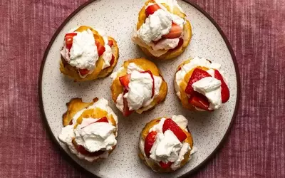 Effortless Strawberry Shortcakes: A Five-Ingredient Delight