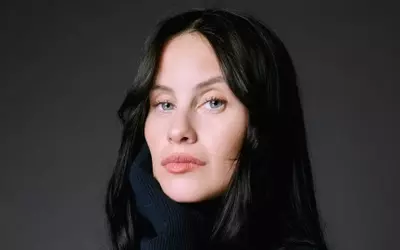 Milena Smit's Unexpected Journey to Almodóvar's Muse in 'Bitter Christmas'