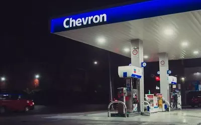 Berkshire Hathaway Adjusts Investment in Chevron