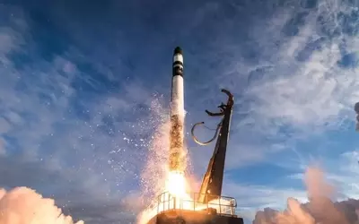 Rocket Lab Shares Decline Post-Market Trading Amidst New Equity Offering