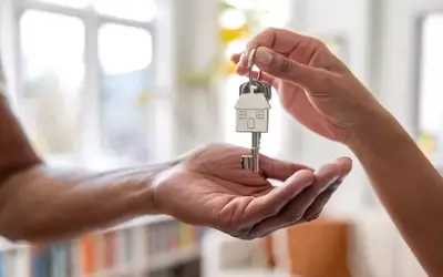 U.S. Housing Market Experiences Significant Slowdown as Home Prices Decline