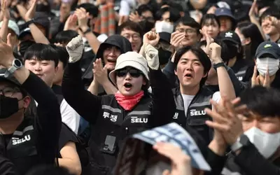 Samsung Workers Secure Historic Profit-Sharing Deal, Averting Strike and Boosting Compensation