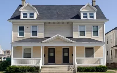 Crafting a $720,000 Income Portfolio: Dividend Investments vs. Real Estate