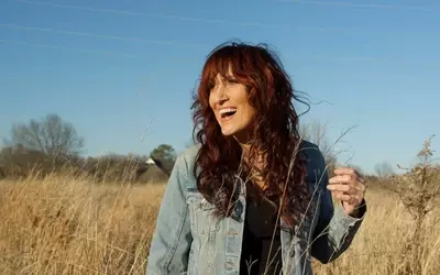 Jo Dee Messina Returns with "Bridges" After a Decade-Long Hiatus
