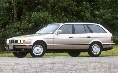 1993 BMW 525i Touring: A Detailed Retrospective