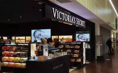 Victoria's Secret & Co.: Re-evaluating Investment Amid Turnaround Progress