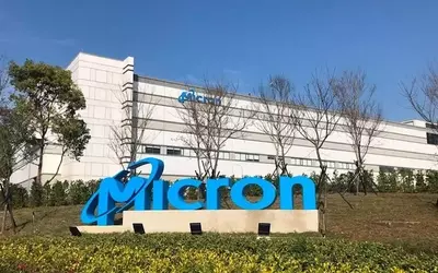 Micron Stock Tumbles Despite Broadcom's Strong Earnings