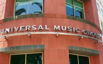 Bill Ackman's Pershing Square Divests from Universal Music After Failed Takeover