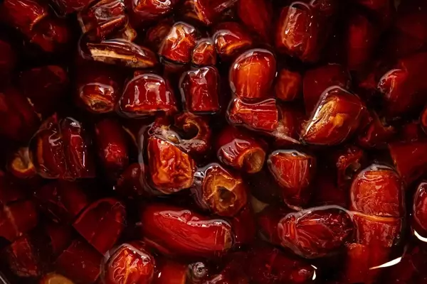 A Comprehensive Guide to Dates: Varieties, Uses, and Storage