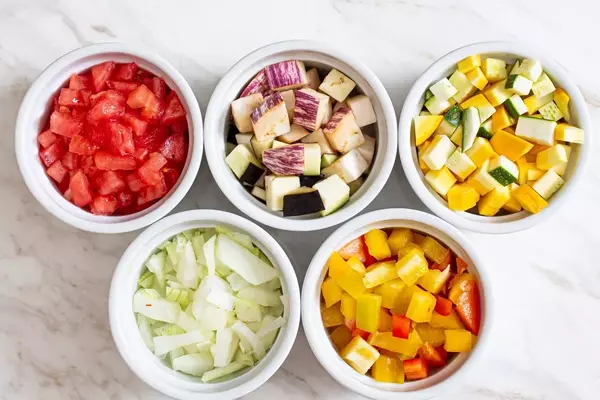Efficient Weeknight Cooking with Strategic Food Preparation