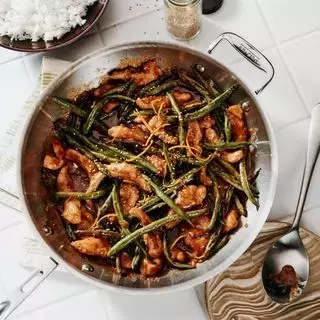Thanksgiving Feast: A Culinary Journey from Sides to Sweets