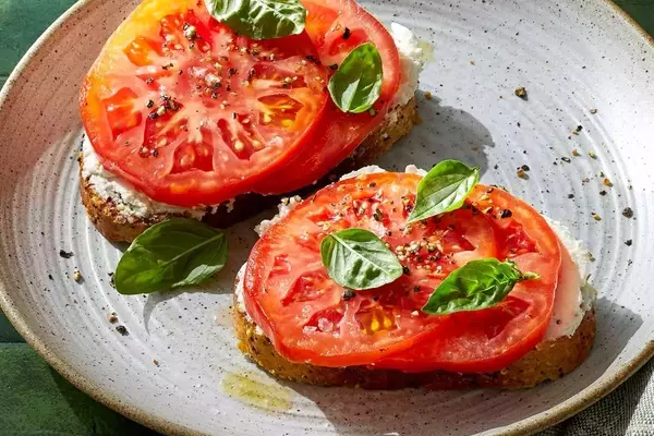 11 Low-Calorie, High-Protein Snacks to Keep You Full