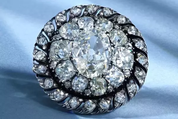 Historic Jewels Shine at Sotheby's Royal & Noble Auction