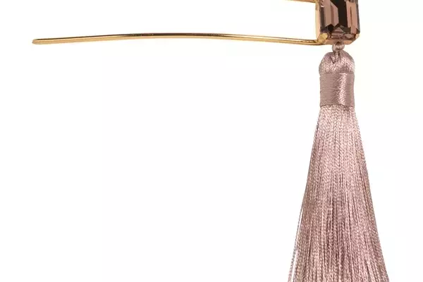 Hair Adornments: The Ultimate Festive Accessory for the Holiday Season