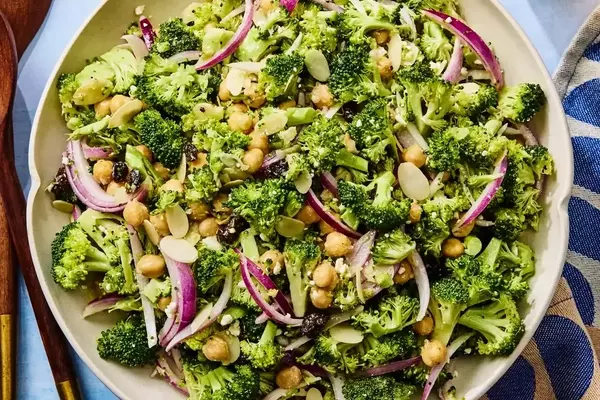 Nutritious Chopped Broccoli & Chickpea Salad: A Meal-Prep Essential
