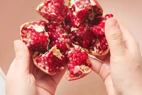 Mastering Pomegranate Preparation: A Comprehensive Guide