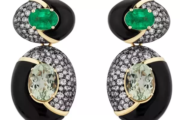 The Enduring Appeal of Onyx: A Study in Contrasts