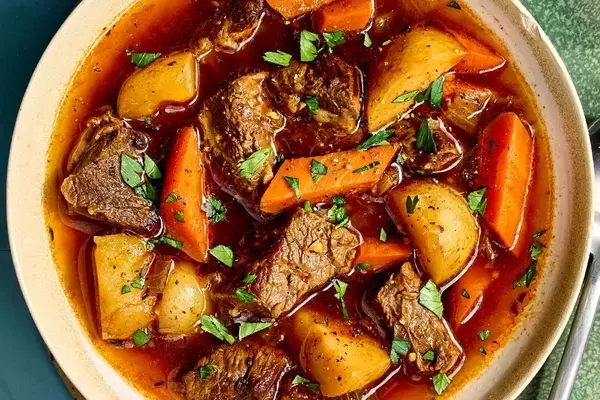 Hearty Beef and Vegetable Soup: A Wholesome One-Pot Meal