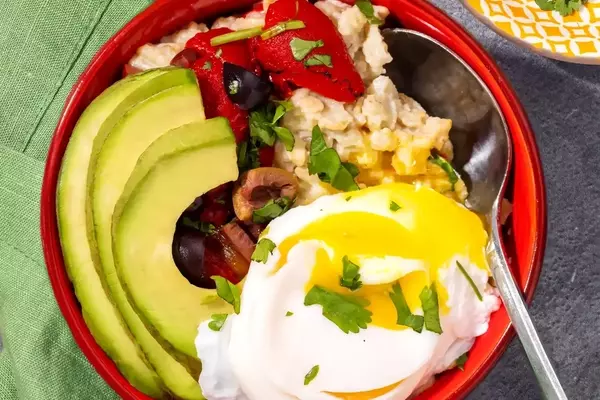 A Flavorful and Wholesome Oatmeal Bowl: The Savory Oats Experience