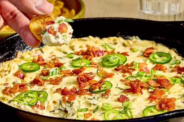 Fiery Baked Jalapeño Popper Dip: A Party Starter