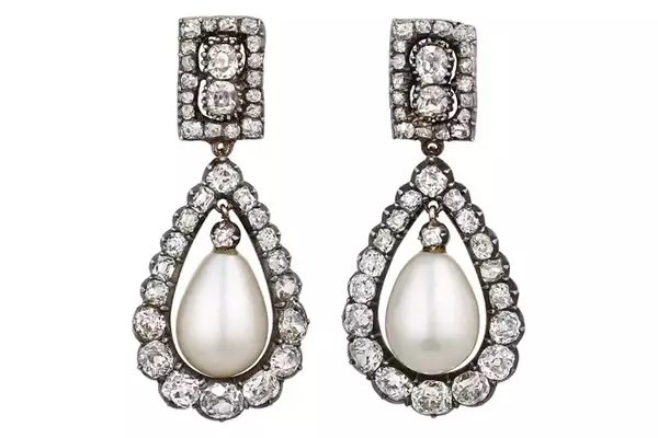 A Royal Legacy: Queen Amélie's Pearl and Diamond Earrings on the Market